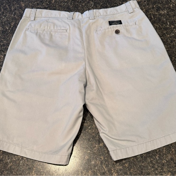 Banana Republic men’s khaki shorts. 32” waist. 9” length. Like new condition. - Picture 3 of 5